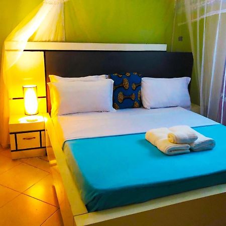 Airport Unique Hotel Ентебе Екстериор снимка