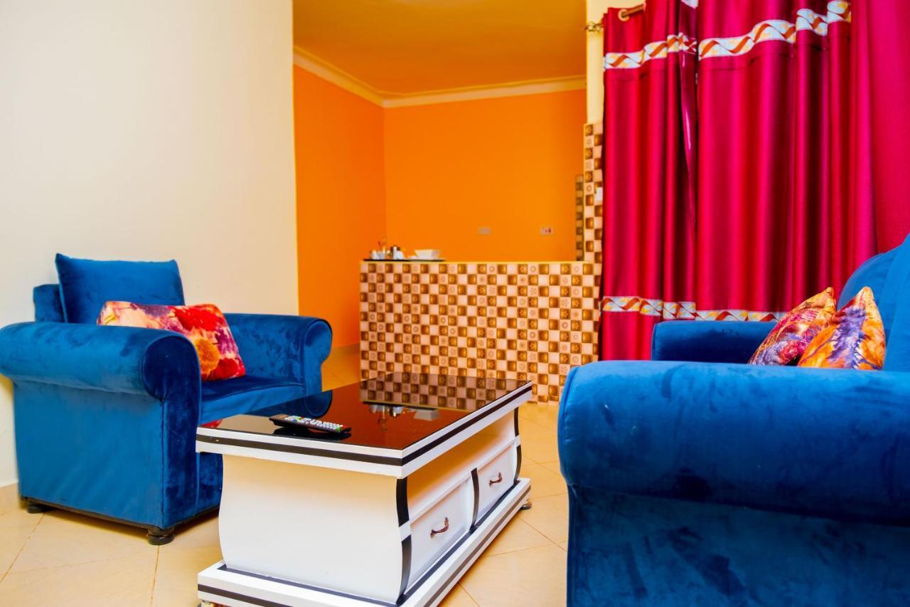 Airport Unique Hotel Ентебе Екстериор снимка